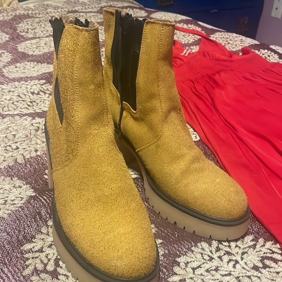 Free People Suede Chunky Booties. Size 41. Worn twice. - Picture 5 of 7